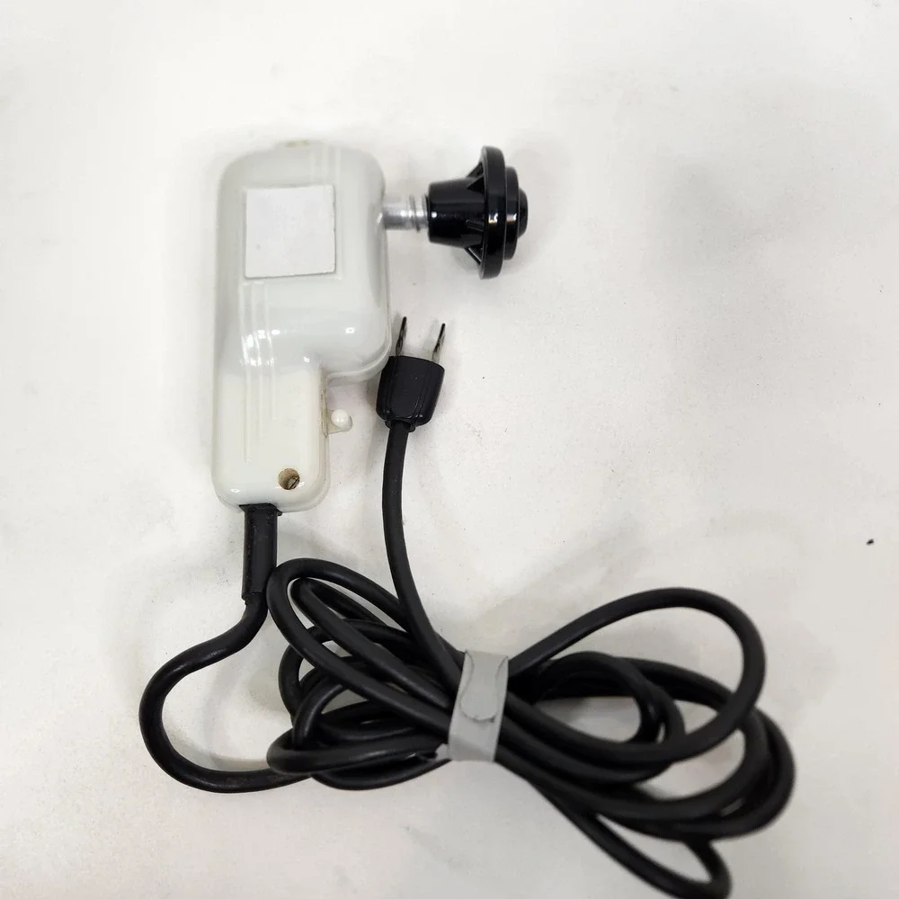 Chic Model E-650 Home Vibrator Mini Massager White Black 10 Watts Corded